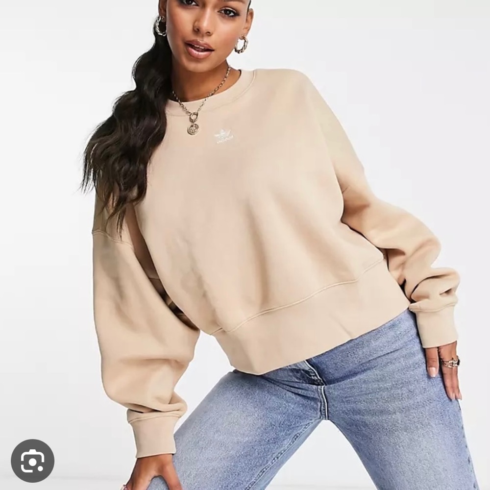 Adidas Originals Essentials Sweatshirt in Magic Beige XS